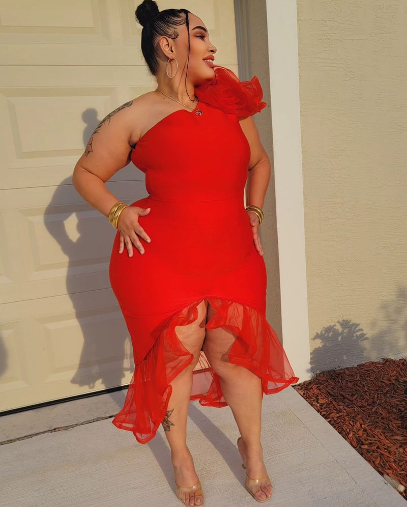 endless love red dress The red dress Jade Butterfield in endless Love